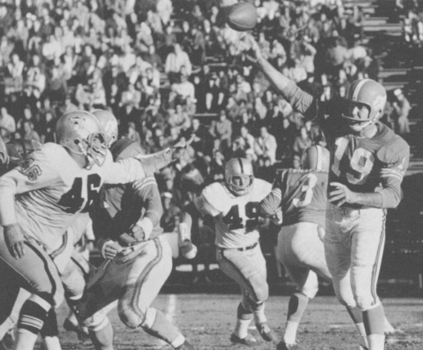 Breaux Passes Against Raiders (1963)